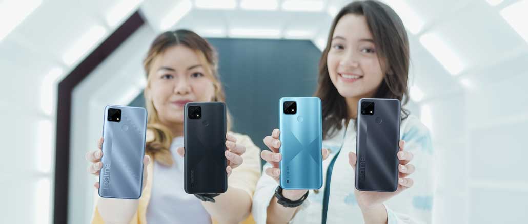 realme C21