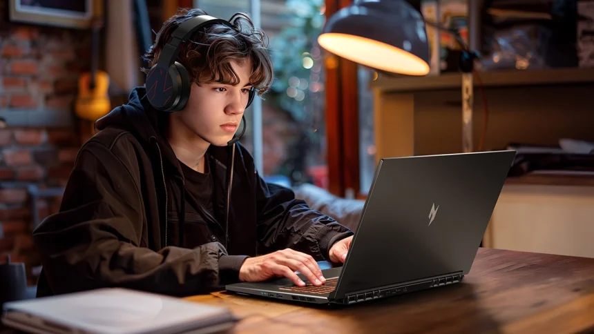 Acer Nitro V Terbaru Berteknologi AI