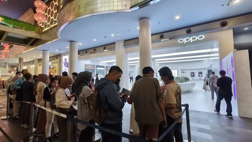 OPPO Reno13 Series First Sale Antrian Panjang