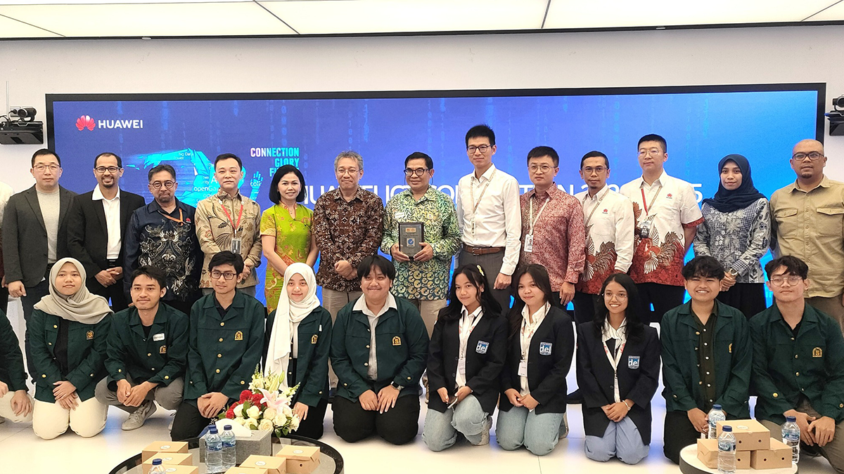 Pemenang Huawei National ICT Competition Indonesia