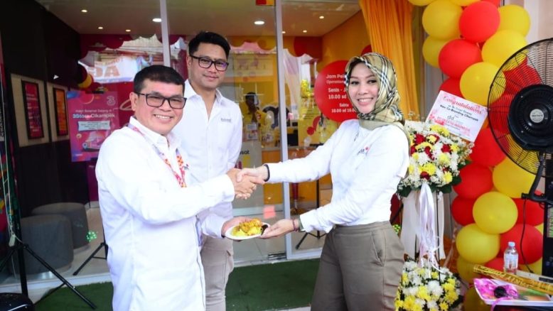 Galeri IM3 dan 3Store di 5 Kota